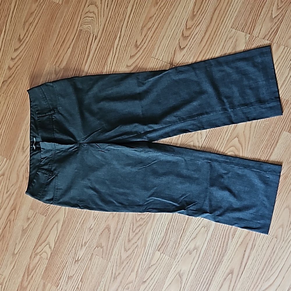 Express Womens Capris, size 4